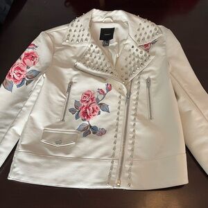 White faux, leather forever, 21 Moto jacket with studded collar